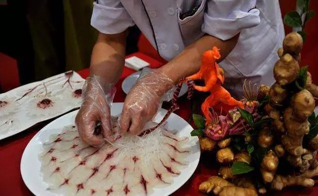 醫生忠告:別再吃5種食物了,含有太多的寄生蟲、病菌,比馬桶都髒