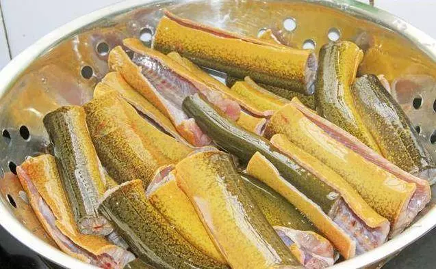 醫生忠告:別再吃5種食物了,含有太多的寄生蟲、病菌,比馬桶都髒