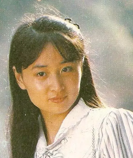 她曾是馬景濤的最愛、曾國城最想挽回的女人!當年「美艷勝過鍾麗緹」,如今55歲的她是這個模樣!