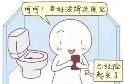 手機掉進水裡怎麼辦?別關機,只要4個步驟就能救回來