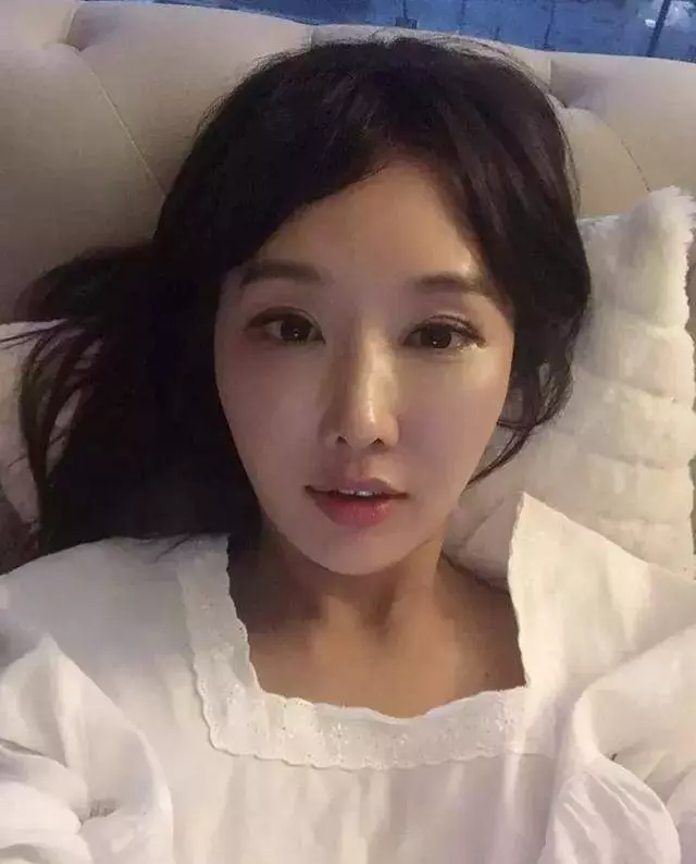 自律決定年齡!她「50歲卻像25歲」,擁有大長腿+蜜桃臀:幾歲開始鍛練,就凍齡在幾歲!