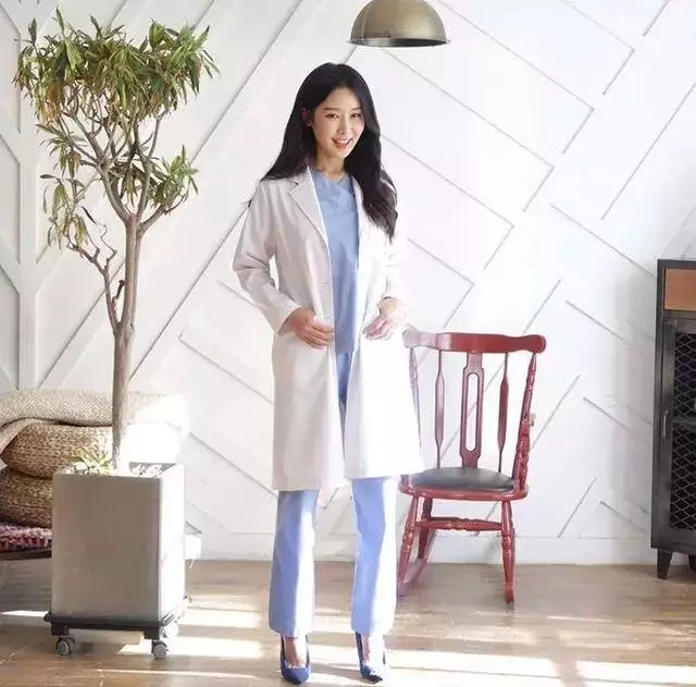 自律決定年齡!她「50歲卻像25歲」,擁有大長腿+蜜桃臀:幾歲開始鍛練,就凍齡在幾歲!