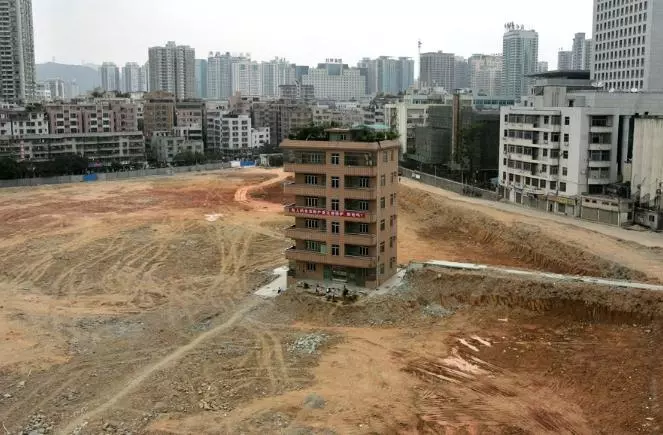 13棟中國「最狂」的釘子戶,誓死捍衛家園的結果就會變成這樣…