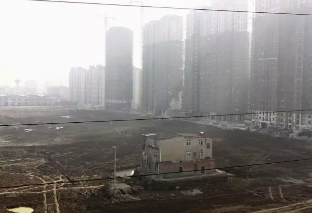 13棟中國「最狂」的釘子戶,誓死捍衛家園的結果就會變成這樣…