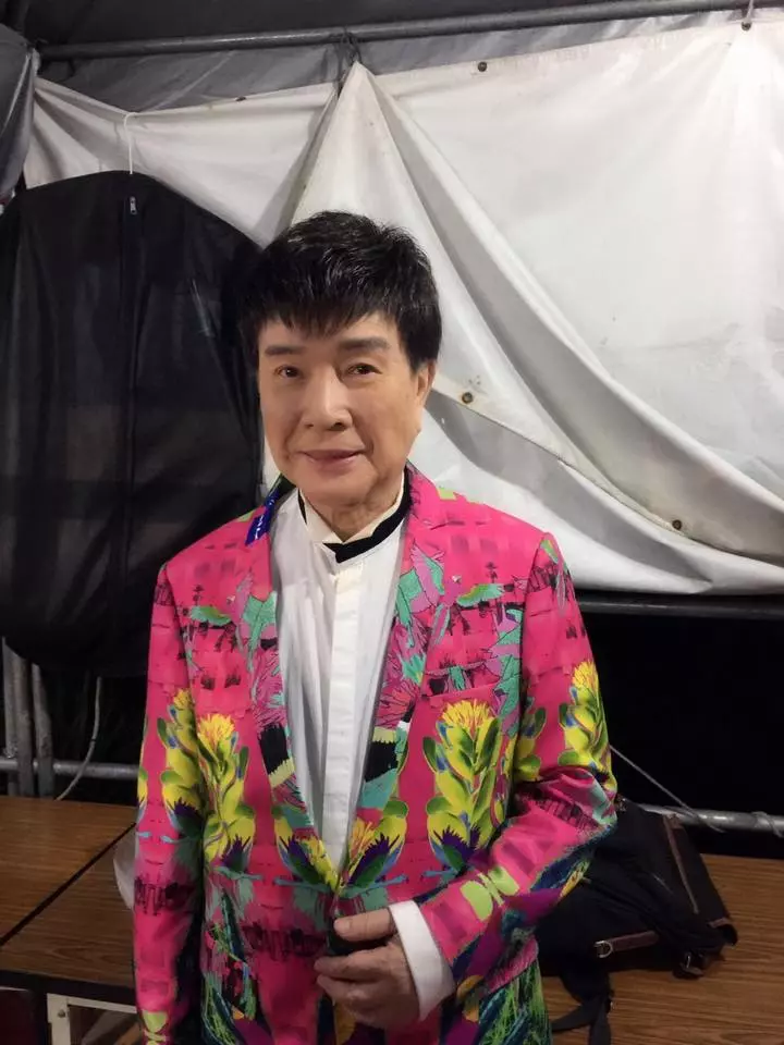 還記得寶島歌王「謝雷」的「多少柔情多少淚」嗎?至今未婚的他曾有過兩段情...還曾被譴責「私吞姐姐遺產」!