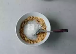 自製麻薯,一口咬下,滿滿的花生香,軟Q軟Q的,好滿足~