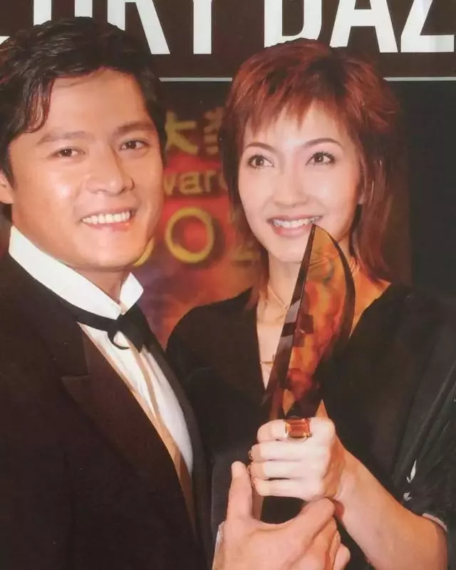 在中國撈金的11個新加坡明星,我一直以為他們是台灣人~