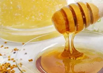 蜂蜜有健脾益胃和潤肺滑腸功效,但醫生提醒:這4類人不宜服用