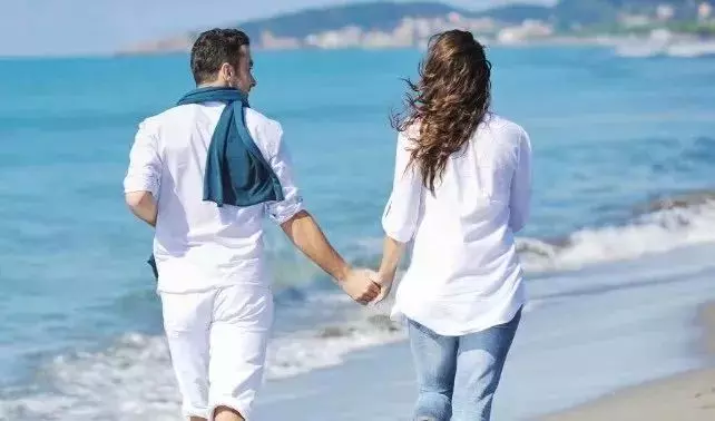 兒子,千萬別把老婆當親人!(爸爸的信感人至深)