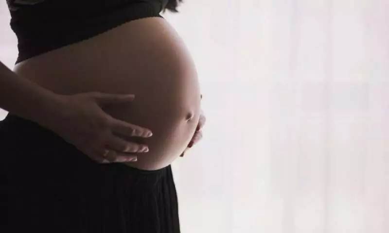 孕婦羊水破等4小時「寶寶胎死腹中」 醫生:醫院生產就要排隊
