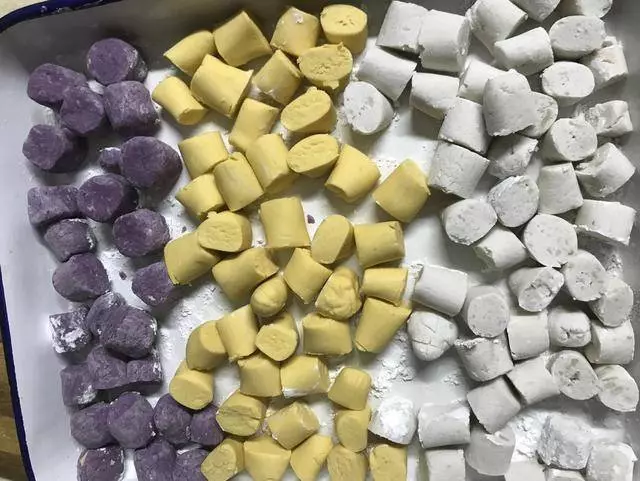 教你超簡單的芋圓做法,勁道Q彈有嚼勁,清涼消暑!