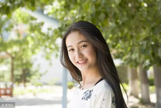 「嫂子,你嫁進俺家就應該照顧俺爸媽」「這裡輪得到你說話嗎」