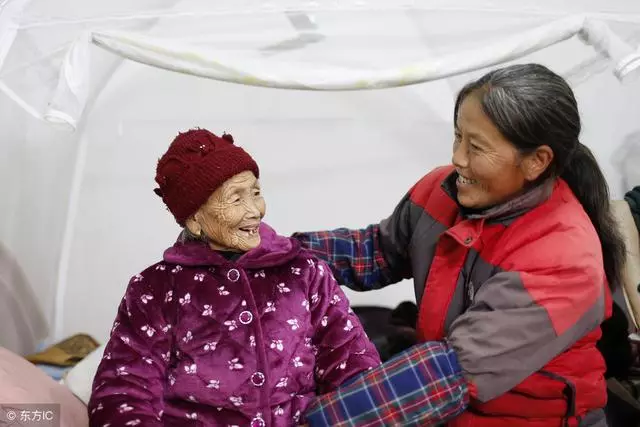 丈夫不務正業,婆婆把房子留給了她,如今卻被趕出家門