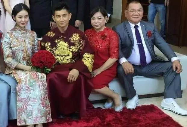 同樣是臺灣的婆婆,賈靜雯婆婆,劉詩詩婆婆,差距一目了然