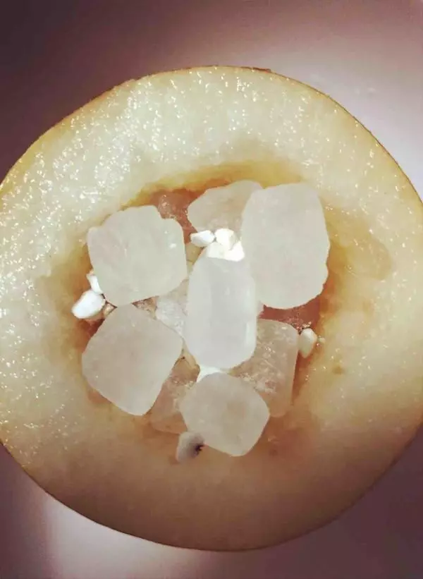 夏季一定多喝梨水,隔三差五喝,清熱去火嗓子舒服,緩解感冒少生病