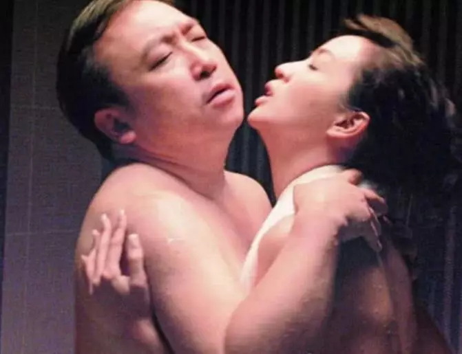 王晶為了她親自上陣,劇中的這一幕讓網友對王導有了新的認識!