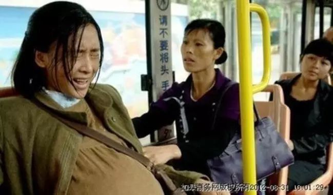 算命說時辰未到!她硬撐17小時「羊水流乾」堅信女兒公主命 狂拖時間「孩子出來後」醫生秒傻眼