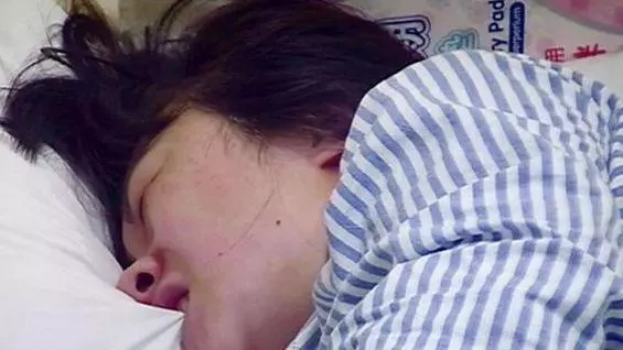 人妻為了生孩子繼承千萬家產,竟在懷孕36周時要求剖腹生產,沒想到一剖開肚子一看,讓醫生當場被嚇傻了