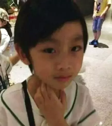 Kimi長大了,大眼睛長睫毛也拯救不了顏值,浪費了林志穎的好基因