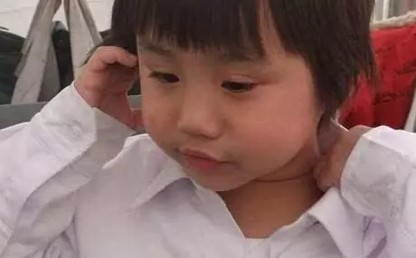 Kimi長大了,大眼睛長睫毛也拯救不了顏值,浪費了林志穎的好基因
