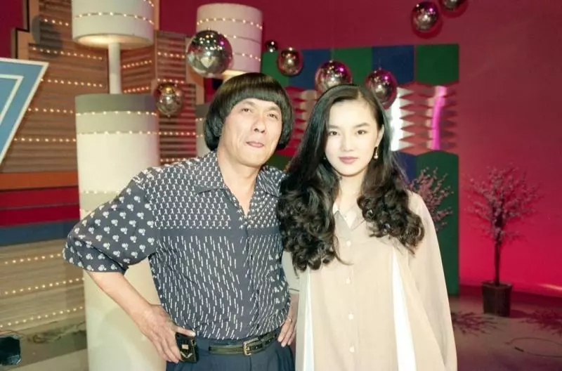 豬哥亮離世2年!謝金燕罕見PO「25年前父女合照」,意外鬆口「爸我想你了….」!