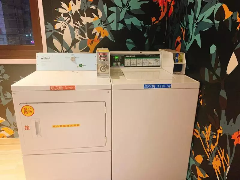 【台中青旅推薦】旅巷自在輕旅‧一個人旅行‧超便宜住宿‧一晚百元‧離台中火車站走路不用2分鐘