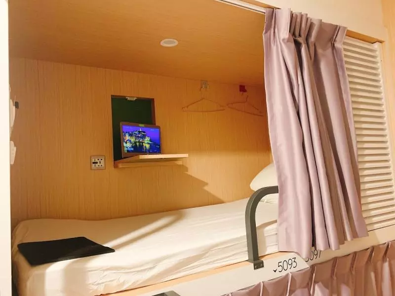 【台中青旅推薦】旅巷自在輕旅‧一個人旅行‧超便宜住宿‧一晚百元‧離台中火車站走路不用2分鐘