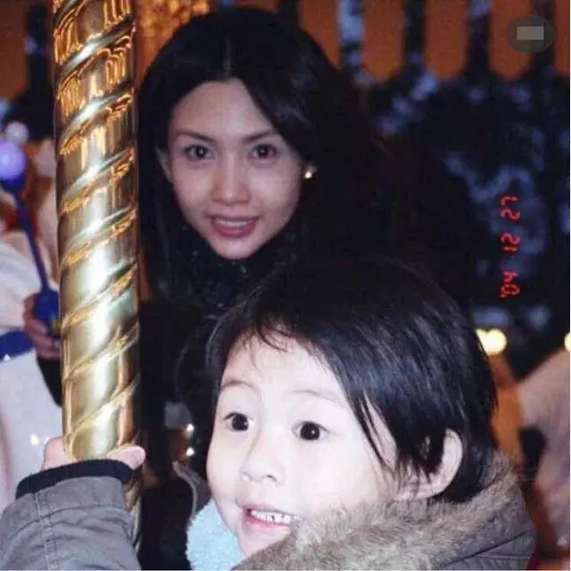 女神邱淑貞慶51歲生日,攜丈夫與三個女兒同框,人生雙贏令人羨慕