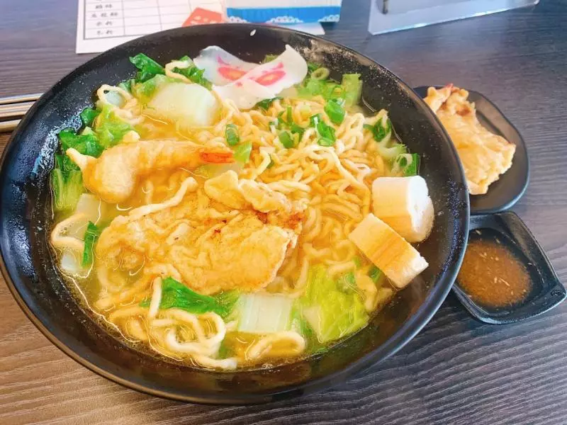 【台南美食】水仙宮~聞香而來‧第一名的鍋燒意麵‧湯頭鮮甜‧會回甘‧用料豐富‧有炸魚‧炸蝦