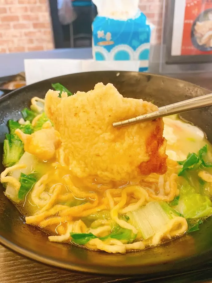 【台南美食】水仙宮~聞香而來‧第一名的鍋燒意麵‧湯頭鮮甜‧會回甘‧用料豐富‧有炸魚‧炸蝦