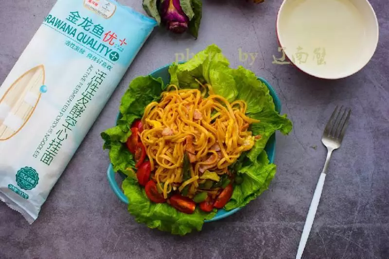 孩子最饞這種麵條,比撈麵香比燜面快,隔三差五都要吃一次