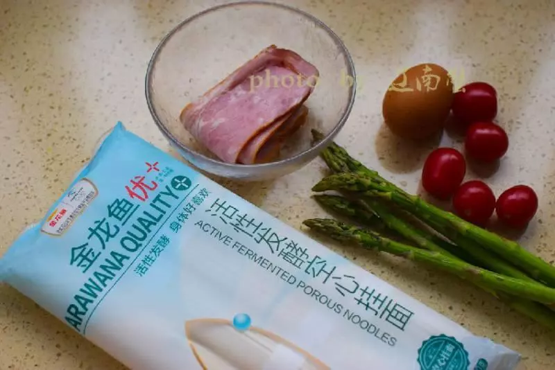 孩子最饞這種麵條,比撈麵香比燜面快,隔三差五都要吃一次
