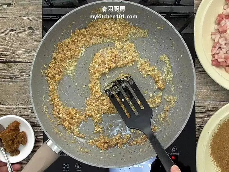 蘭花娘惹粽 和香辣叄巴蝦米(SAMBAL蝦米)鹹肉粽