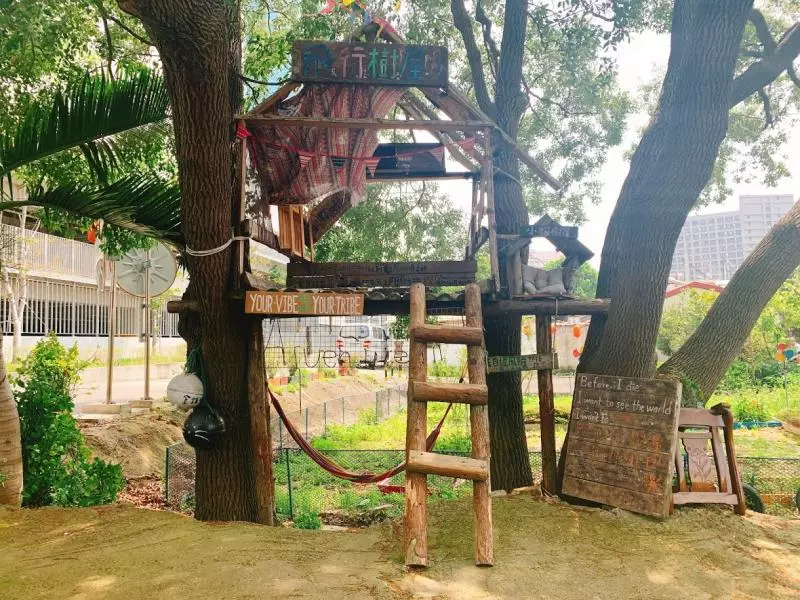 【新竹市景點】鄰近新竹科學園區熱鬧的光復路裡隱藏‧童年的秘密基地‧晴心樹屋‧飛行樹屋咖啡