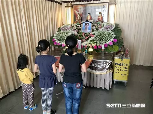 母親節前媽媽走了...3姐妹沒錢辦後事「暖里長幫籌10萬」 突然祂化飛蛾顯靈:來道謝了