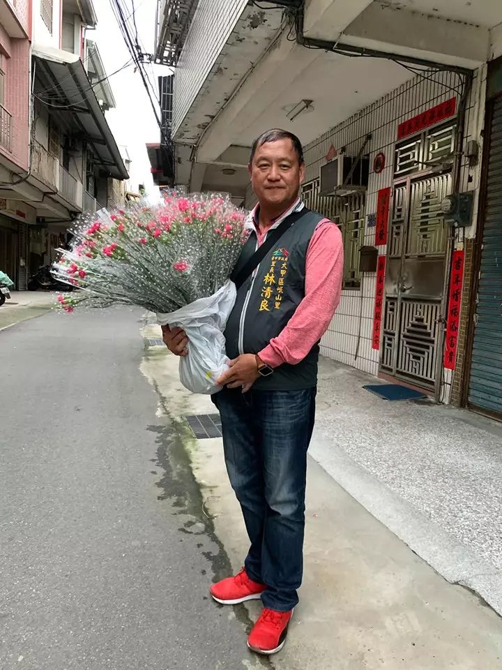 母親節前媽媽走了...3姐妹沒錢辦後事「暖里長幫籌10萬」 突然祂化飛蛾顯靈:來道謝了