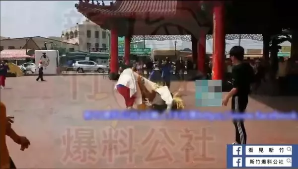 進香罕見凸槌!七爺頭太重「直接撲向金爐」民眾笑翻狂重播 廟方無奈透露:「這是神明的暗示」