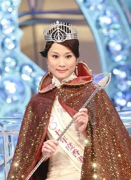 產後極速修身!36歲TVB港姐誕女四個月即拍劇:完美身形引熱議!