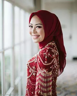 納吉兒子納茲夫丁 與印尼年輕政治人物訂婚