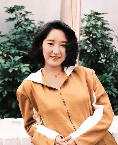 米雪跟妹妹「李莫愁」合影顯年輕,她跟男友相愛26年終是有緣無份