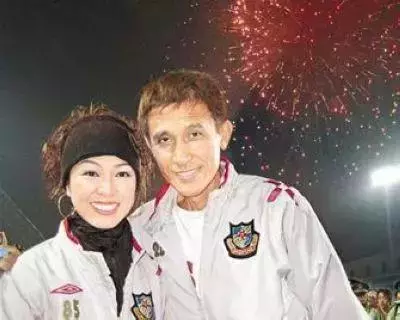 米雪跟妹妹「李莫愁」合影顯年輕,她跟男友相愛26年終是有緣無份