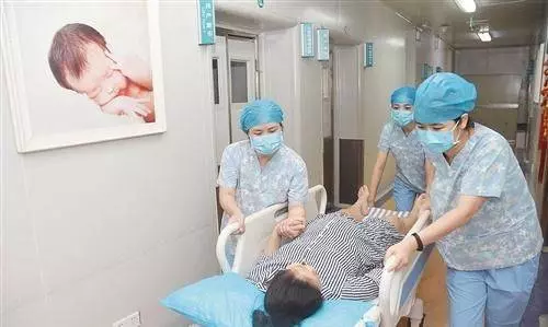 【我的Baby要有公主命!】算命說『勞動節出生很命苦』,迷信孕媽強忍12小時堅決不生,結果baby…