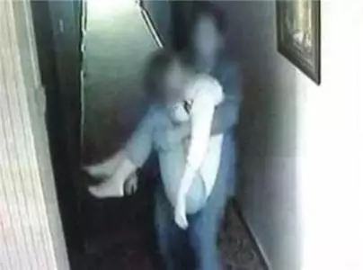 17歲女生欠債10萬,多次抵債後報警,女生:他太頻繁了!