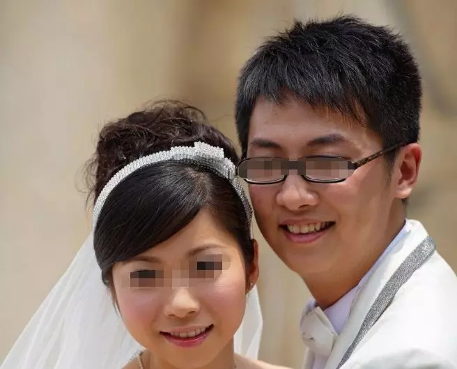 22歲小伙愛上47歲大媽,結婚一年,大媽卻慘不忍睹,尋求離婚