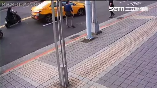 生技老闆遭惡煞圍毆 搶包包盜刷8萬