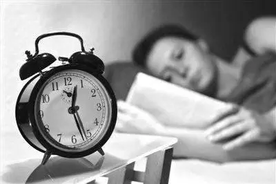 手腕藏著「催眠器」,失眠按兩下,一覺睡到天大明