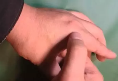 經常晚上睡不著、醒得早,老中醫教你3個穴位對症下藥,緩解失眠症、半夜常醒