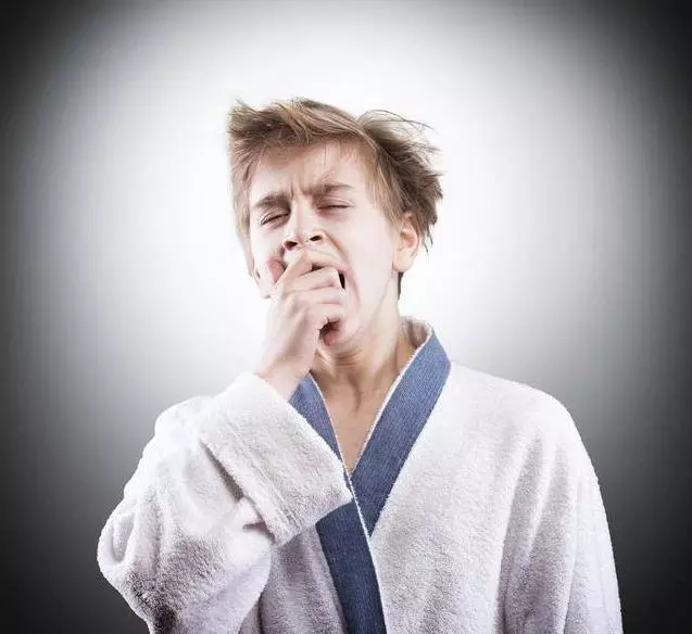 睡覺時有5個「訊號」,是血管堵塞了,中1個就要疏通血管,老年人別忽視
