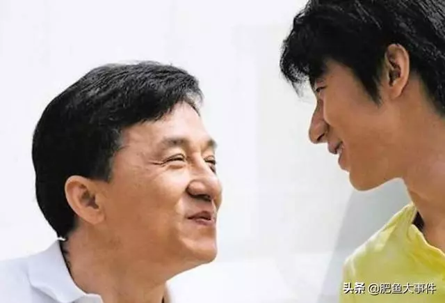 房祖名好心送祝福,不料反遭成龍訓斥,未免對兒子太過嚴苛,知道原因後很多人表示支持