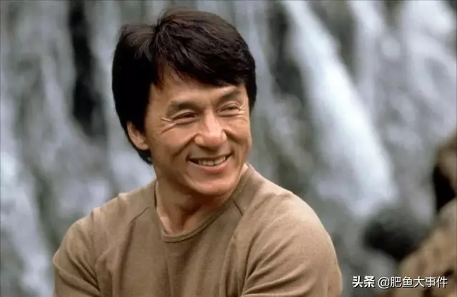 房祖名好心送祝福,不料反遭成龍訓斥,未免對兒子太過嚴苛,知道原因後很多人表示支持
